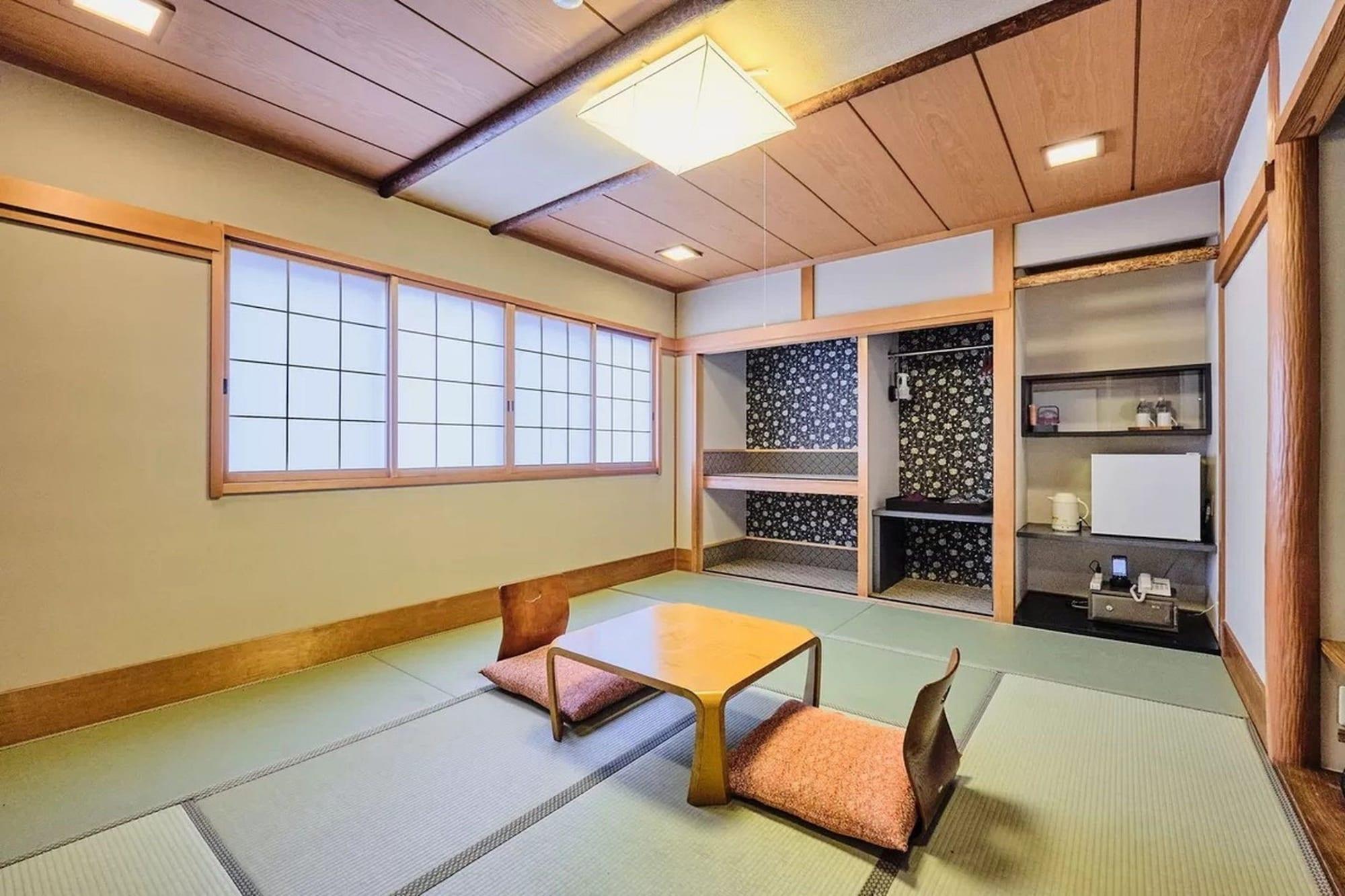 Kyoya Ryokan Nagoya Buitenkant foto